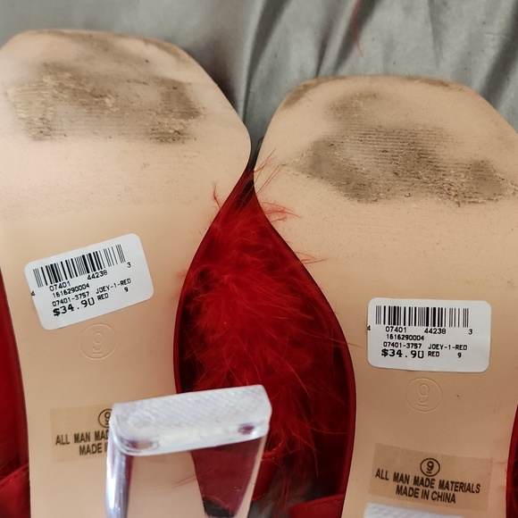 Red Feather Windsor Heels. Red Size 9. - Picture 4 of 4